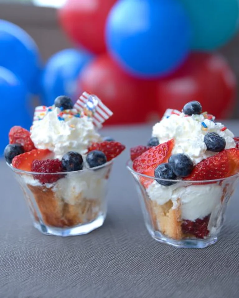 Fourth-of-July-Mini-Shortcake-Cups-Recipe